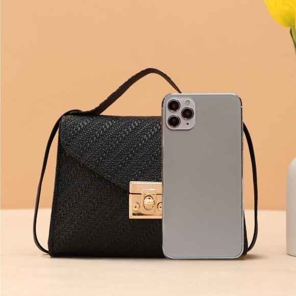 ⚠️Clearance Black Mini Lock And Buckle Crossbody Bag - Picture 6 of 6